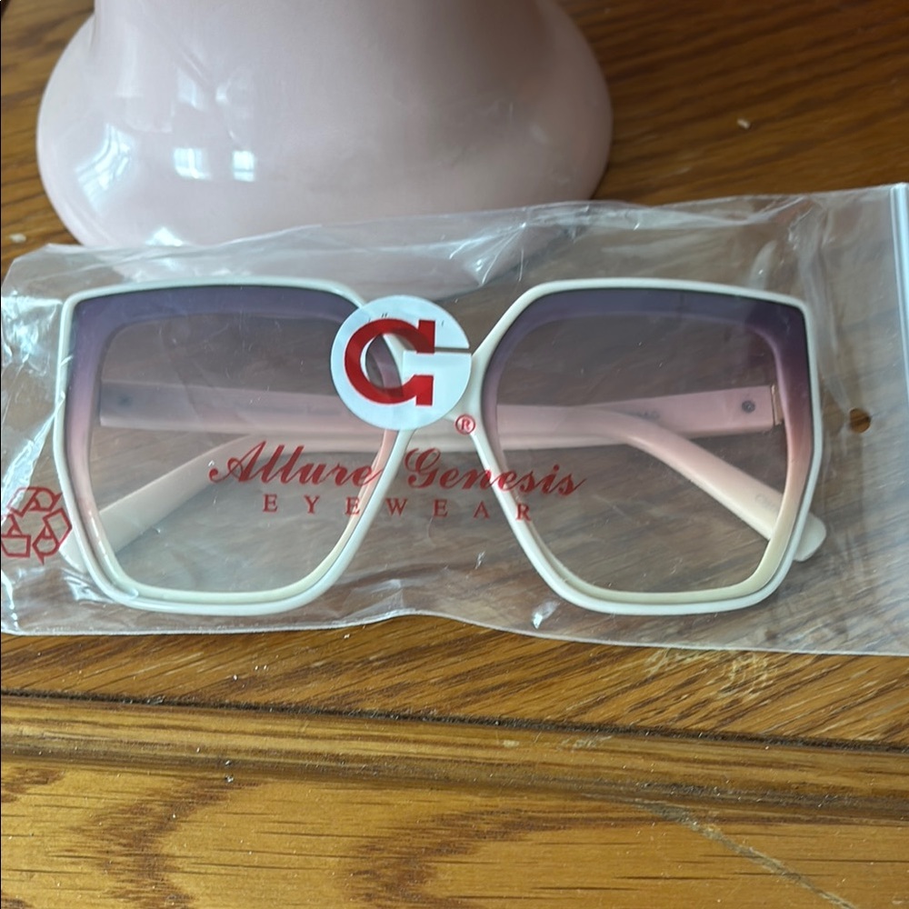 NWT Allure Genesis sunglasses
